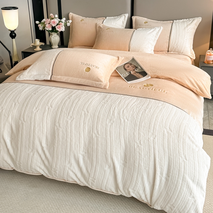 91家纺网 家纺一手货源 找家纺 金窝窝家纺 2025新款轻奢双拼全消光牛奶绒四件套-安娜 安娜-香槟色