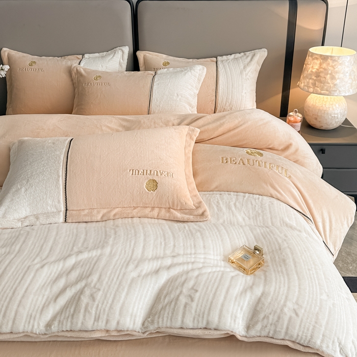 91家纺网 家纺一手货源 找家纺 金窝窝家纺 2025新款轻奢双拼全消光牛奶绒四件套-安娜 安娜-香槟色