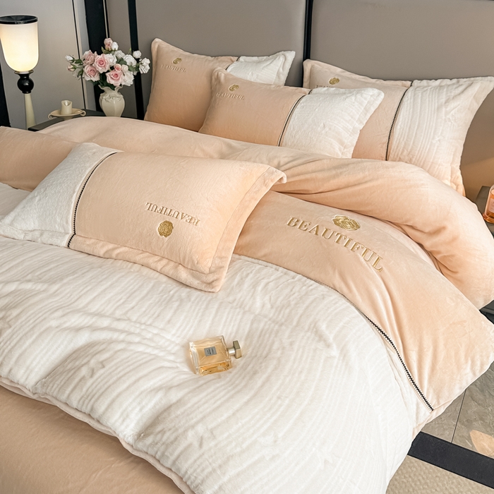 91家纺网 家纺一手货源 找家纺 金窝窝家纺 2025新款轻奢双拼全消光牛奶绒四件套-安娜 安娜-香槟色