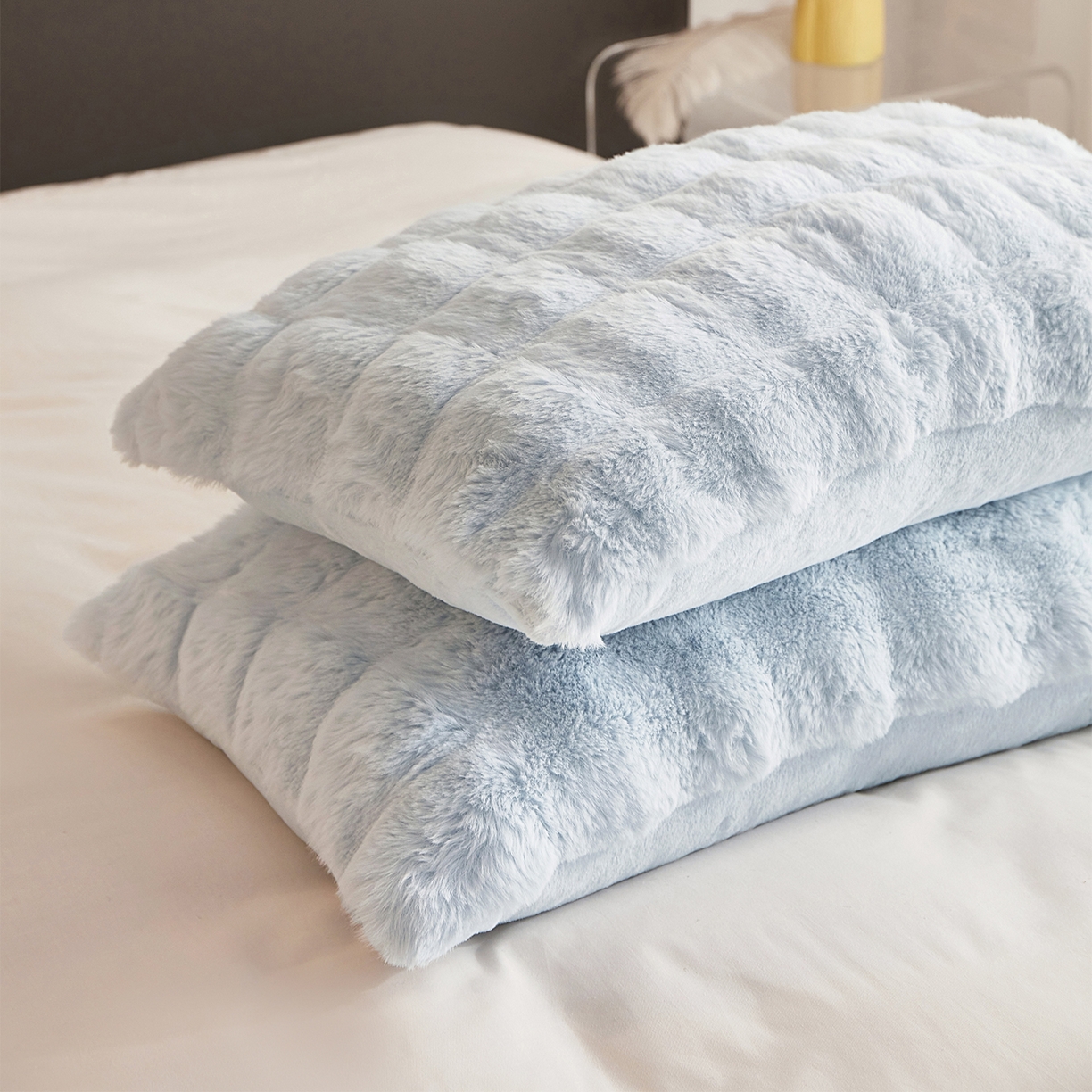 91家纺网 家纺一手货源 找家纺 （总）坦客毯业 2025新款轻奢纯色托斯卡纳兔毛绒大泡泡绒毛毯双面都是兔毛高密高克重可供跨境外贸出口