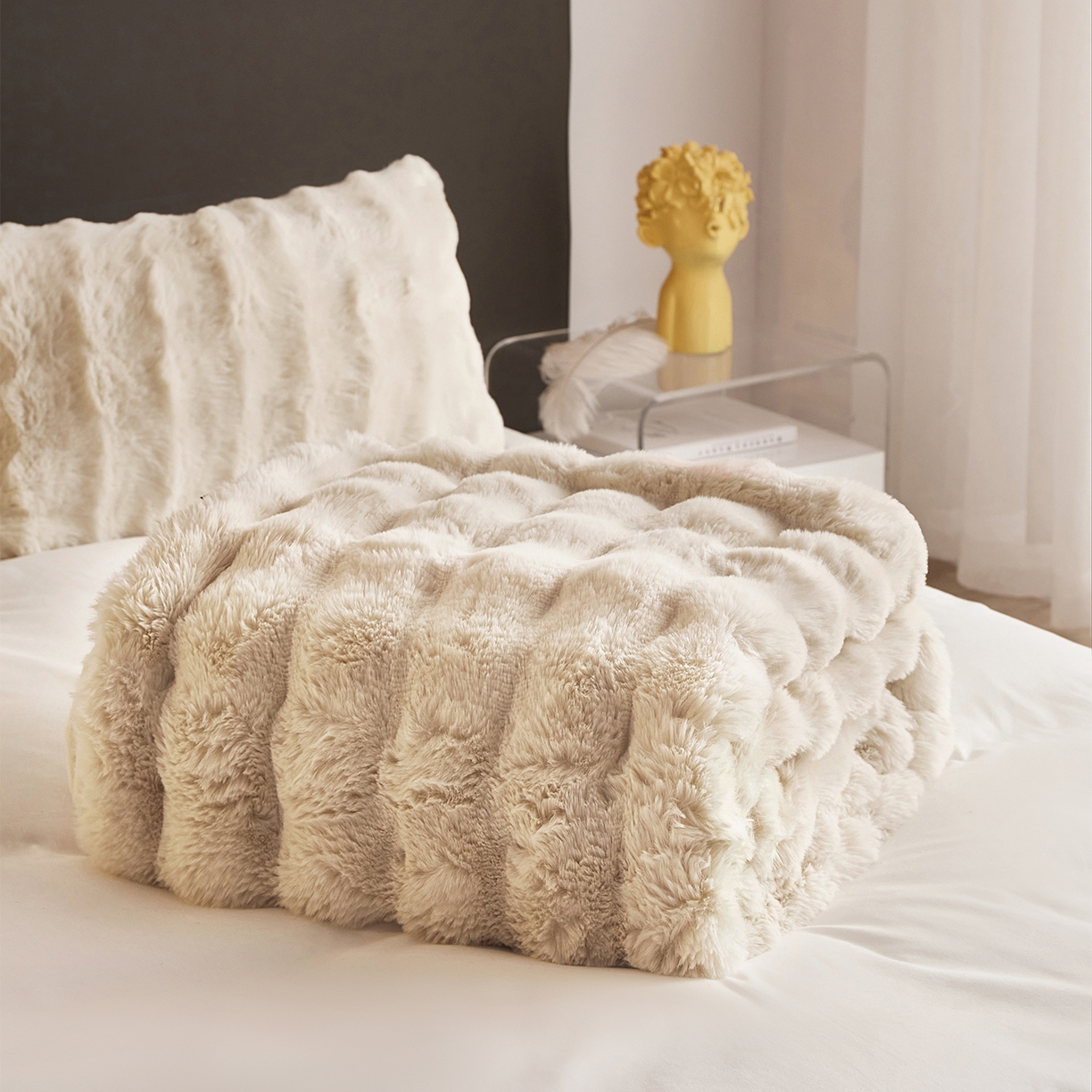 91家纺网 家纺一手货源 找家纺 （总）坦客毯业 2025新款轻奢纯色托斯卡纳兔毛绒大泡泡绒毛毯双面都是兔毛高密高克重可供跨境外贸出口