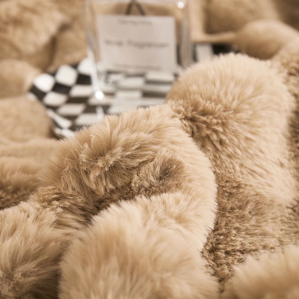 91家纺网 家纺一手货源 找家纺 坦客毯业 2025新款轻奢纯色托斯卡纳兔毛绒大泡泡绒毛毯双面都是兔毛高密高克重可供跨境外贸出口 托斯-高雅棕色