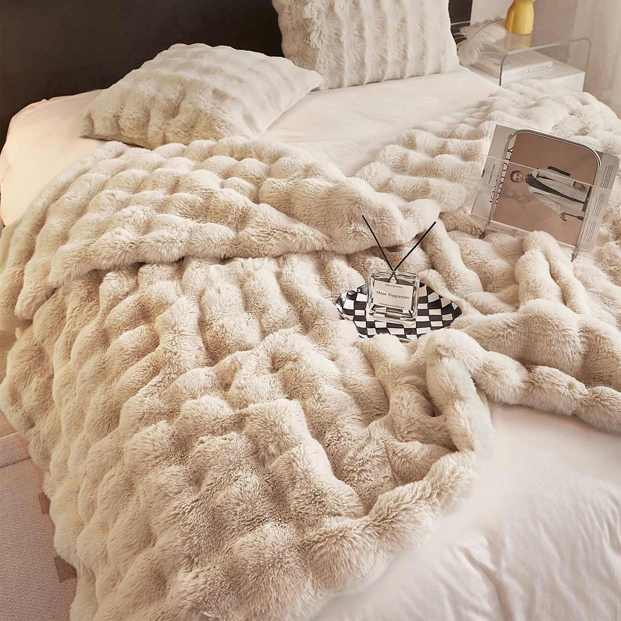 91家纺网 家纺一手货源 找家纺 坦客毯业 2025新款轻奢纯色托斯卡纳兔毛绒大泡泡绒毛毯双面都是兔毛高密高克重可供跨境外贸出口 托斯-奶油白