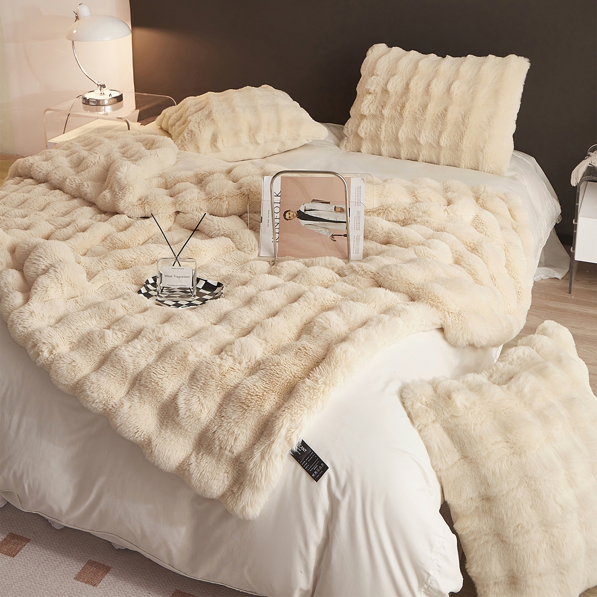 91家纺网 家纺一手货源 找家纺 坦客毯业 2025新款轻奢纯色托斯卡纳兔毛绒大泡泡绒毛毯双面都是兔毛高密高克重可供跨境外贸出口 托斯-奶油白