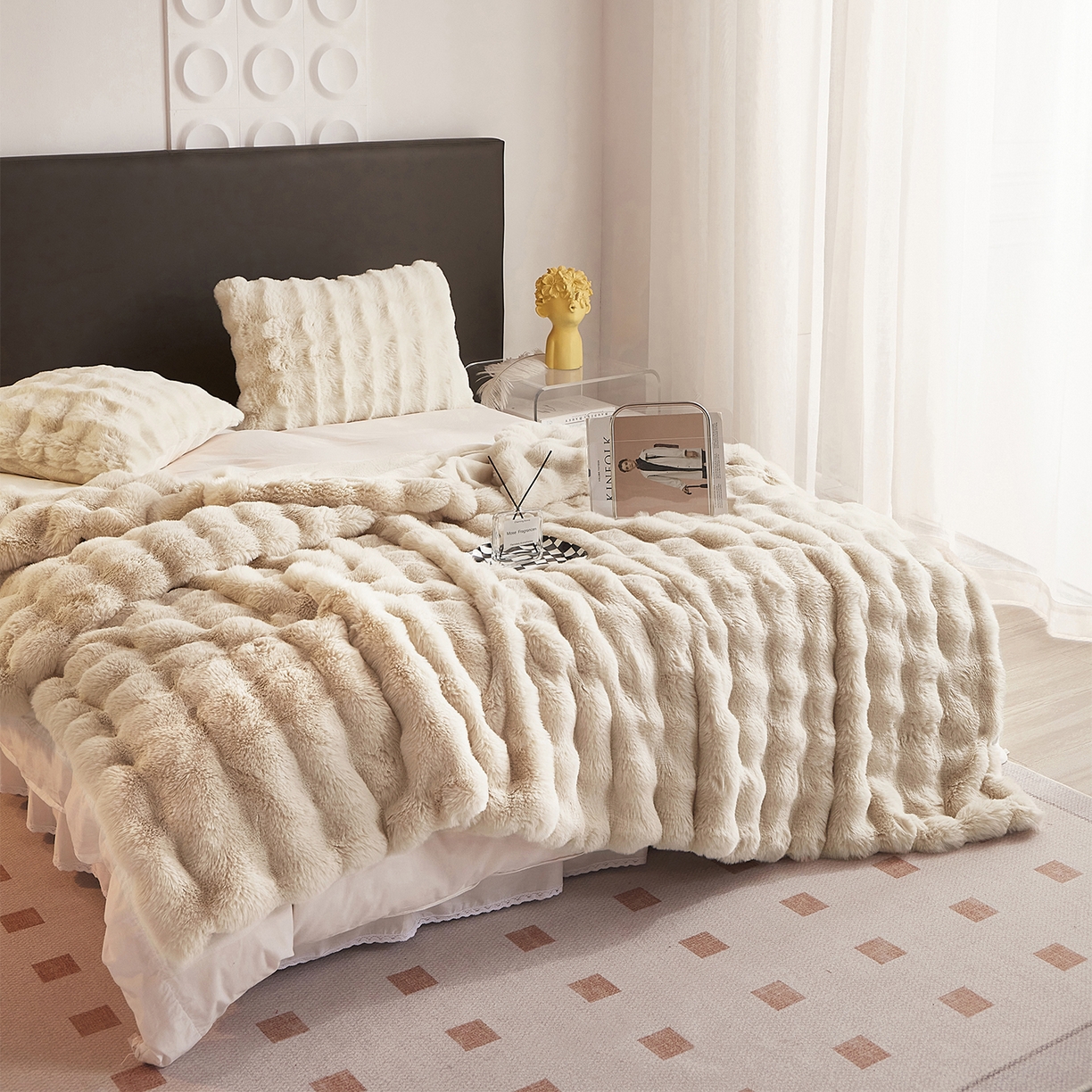 91家纺网 家纺一手货源 找家纺 坦客毯业 2025新款轻奢纯色托斯卡纳兔毛绒大泡泡绒毛毯双面都是兔毛高密高克重可供跨境外贸出口 托斯-奶油白