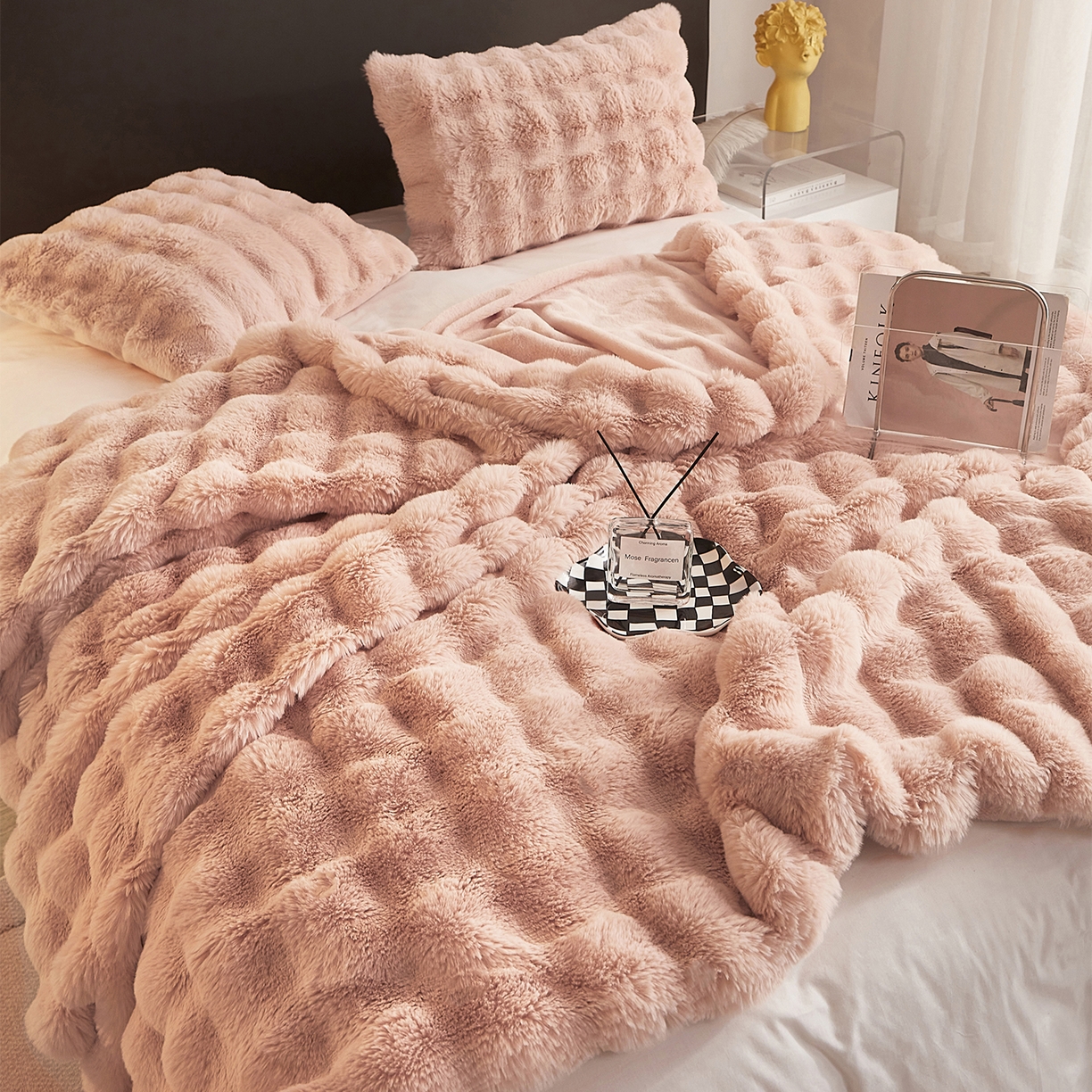 91家纺网 家纺一手货源 找家纺 坦客毯业 2025新款轻奢纯色托斯卡纳兔毛绒大泡泡绒毛毯双面都是兔毛高密高克重可供跨境外贸出口 托斯-清新玉粉