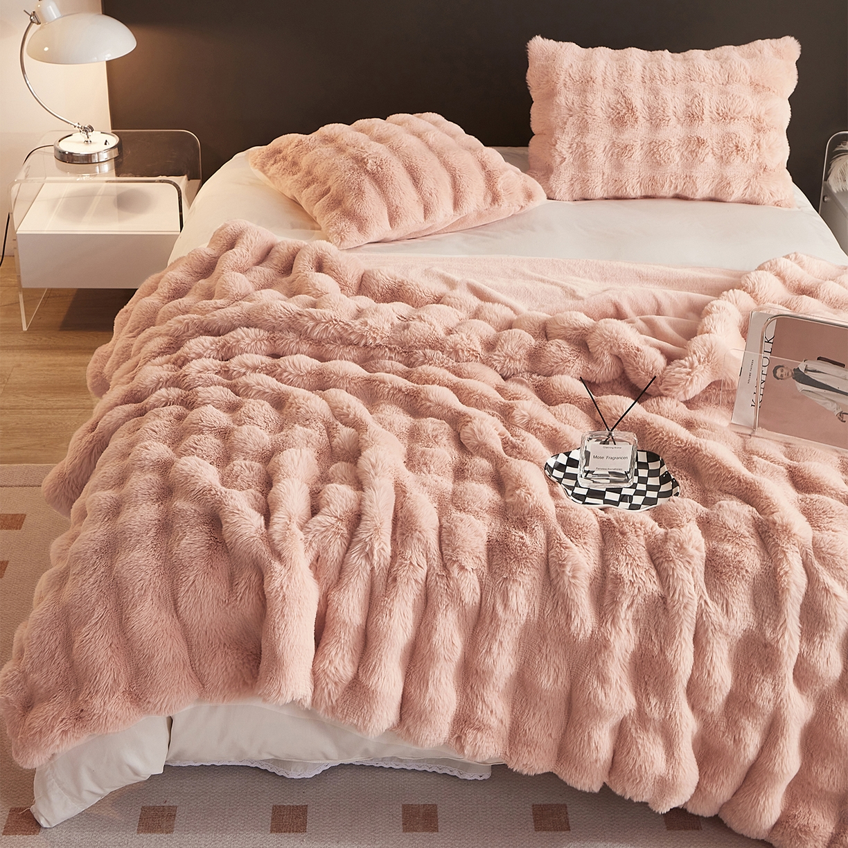 91家纺网 家纺一手货源 找家纺 坦客毯业 2025新款轻奢纯色托斯卡纳兔毛绒大泡泡绒毛毯双面都是兔毛高密高克重可供跨境外贸出口 托斯-清新玉粉