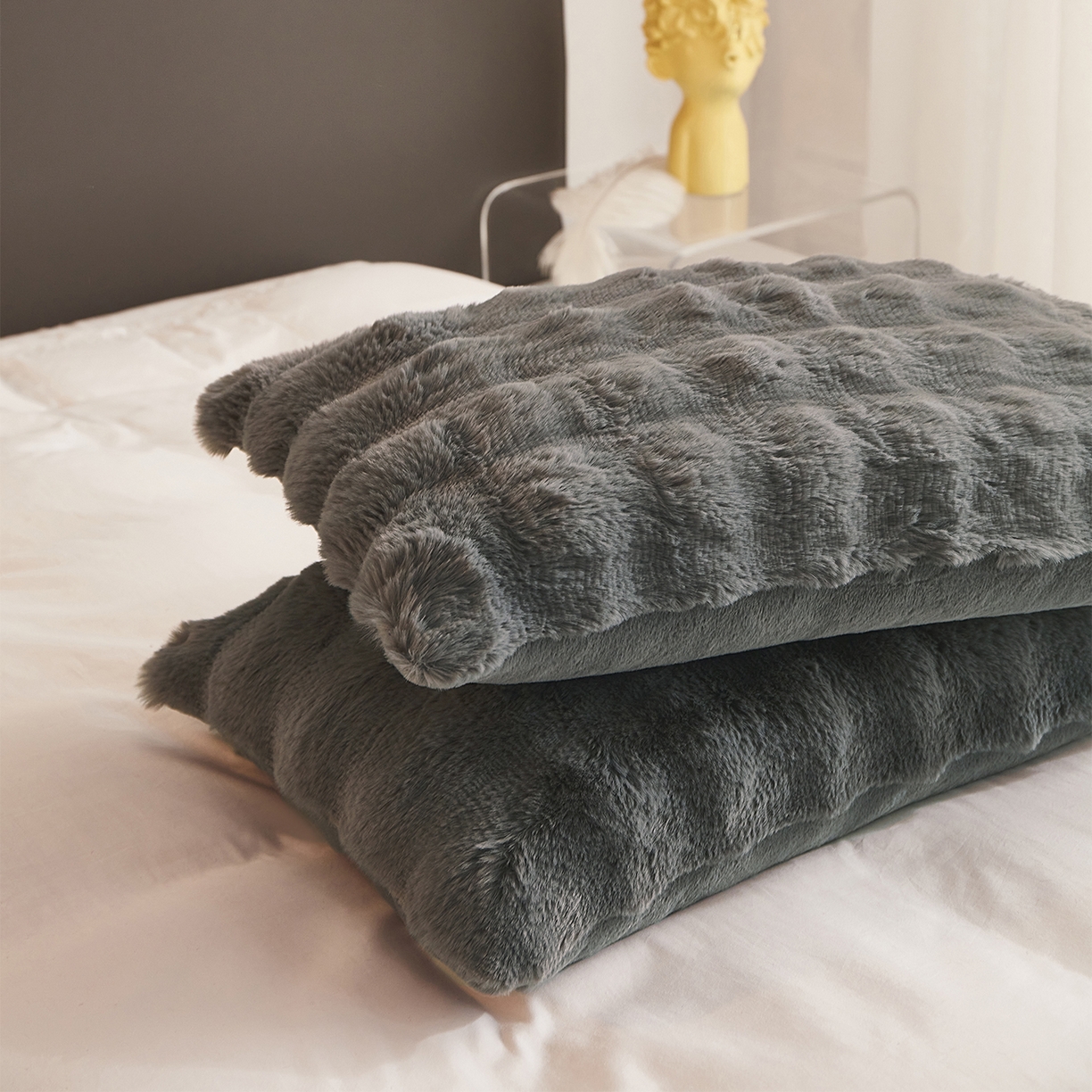 91家纺网 家纺一手货源 找家纺 坦客毯业 2025新款轻奢纯色托斯卡纳兔毛绒大泡泡绒毛毯双面都是兔毛高密高克重可供跨境外贸出口 托斯-韵味灰