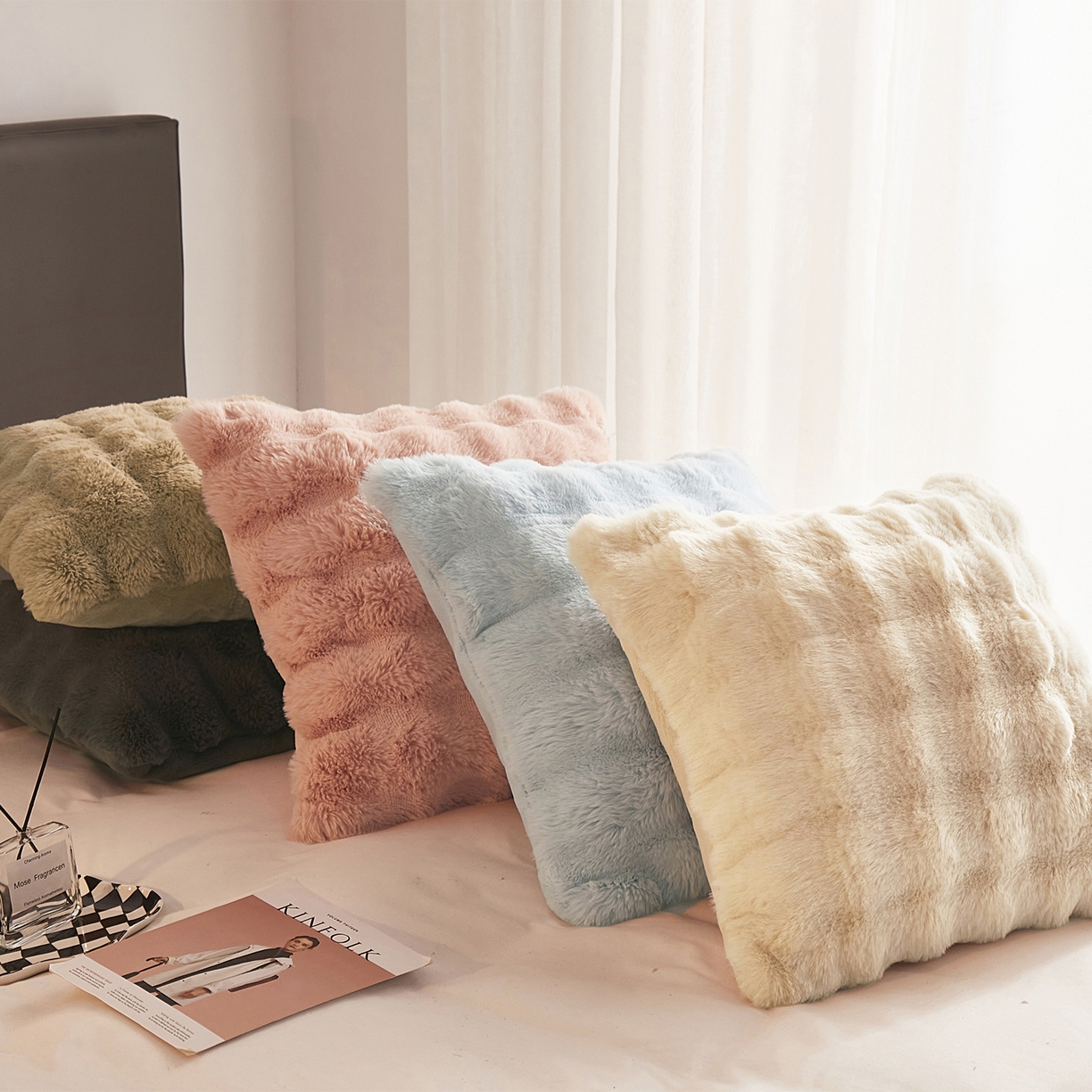 91家纺网 家纺一手货源 找家纺 坦客毯业 2025新款轻奢纯色托斯卡纳兔毛绒大泡泡绒毛毯双面都是兔毛高密高克重可供跨境外贸出口 组合图仅展示