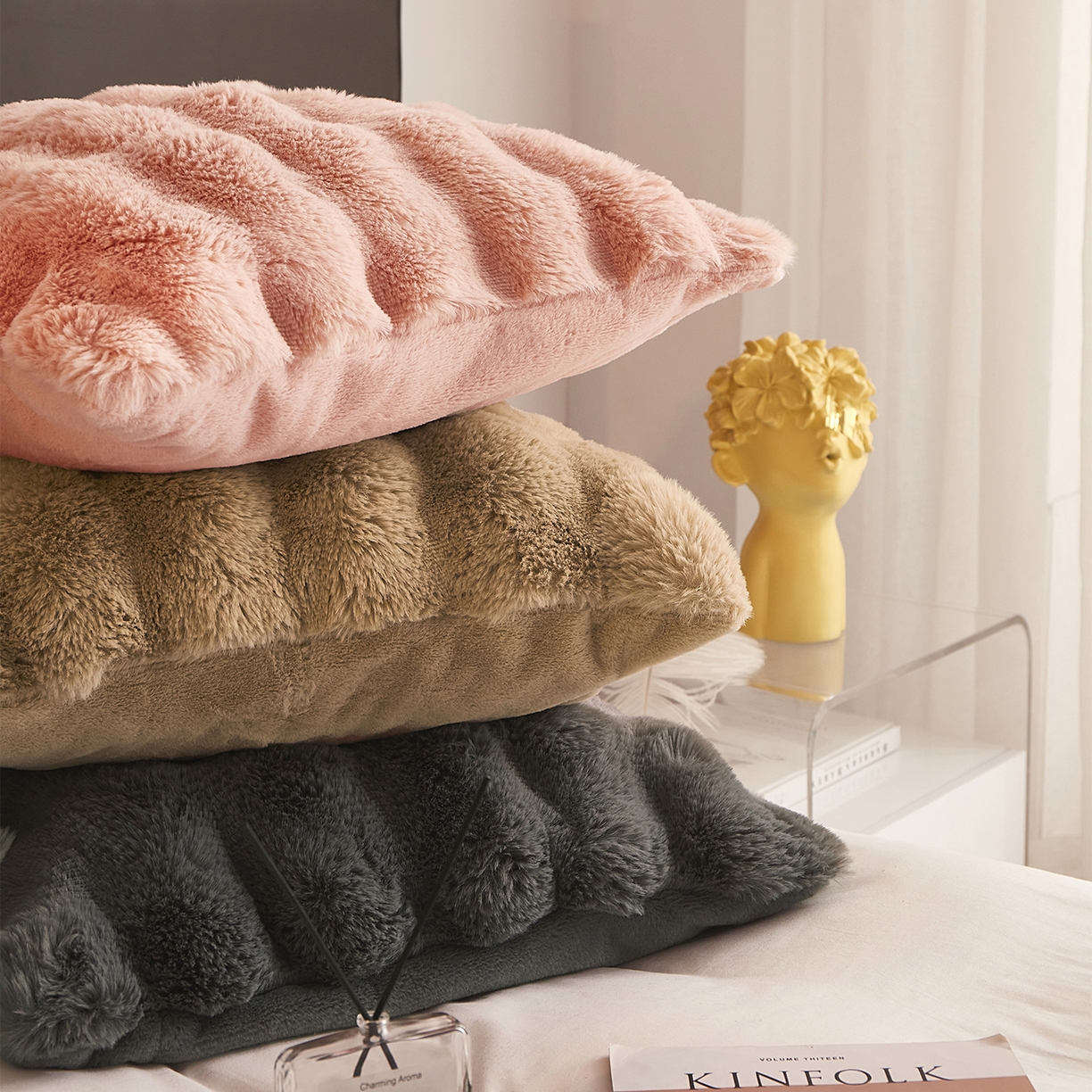 91家纺网 家纺一手货源 找家纺 坦客毯业 2025新款轻奢纯色托斯卡纳兔毛绒大泡泡绒毛毯双面都是兔毛高密高克重可供跨境外贸出口 组合图仅展示