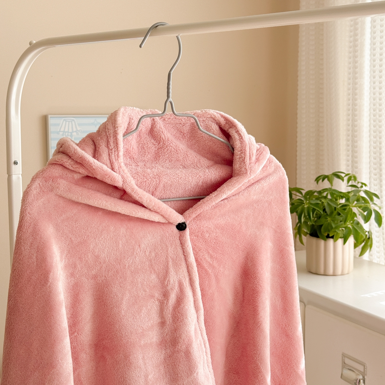 91家纺网 家纺一手货源 找家纺 简宜家居（朝初家纺） 2025新款带帽披肩毯子熊猫和熊午休毯带帽毯 熊猫-粉