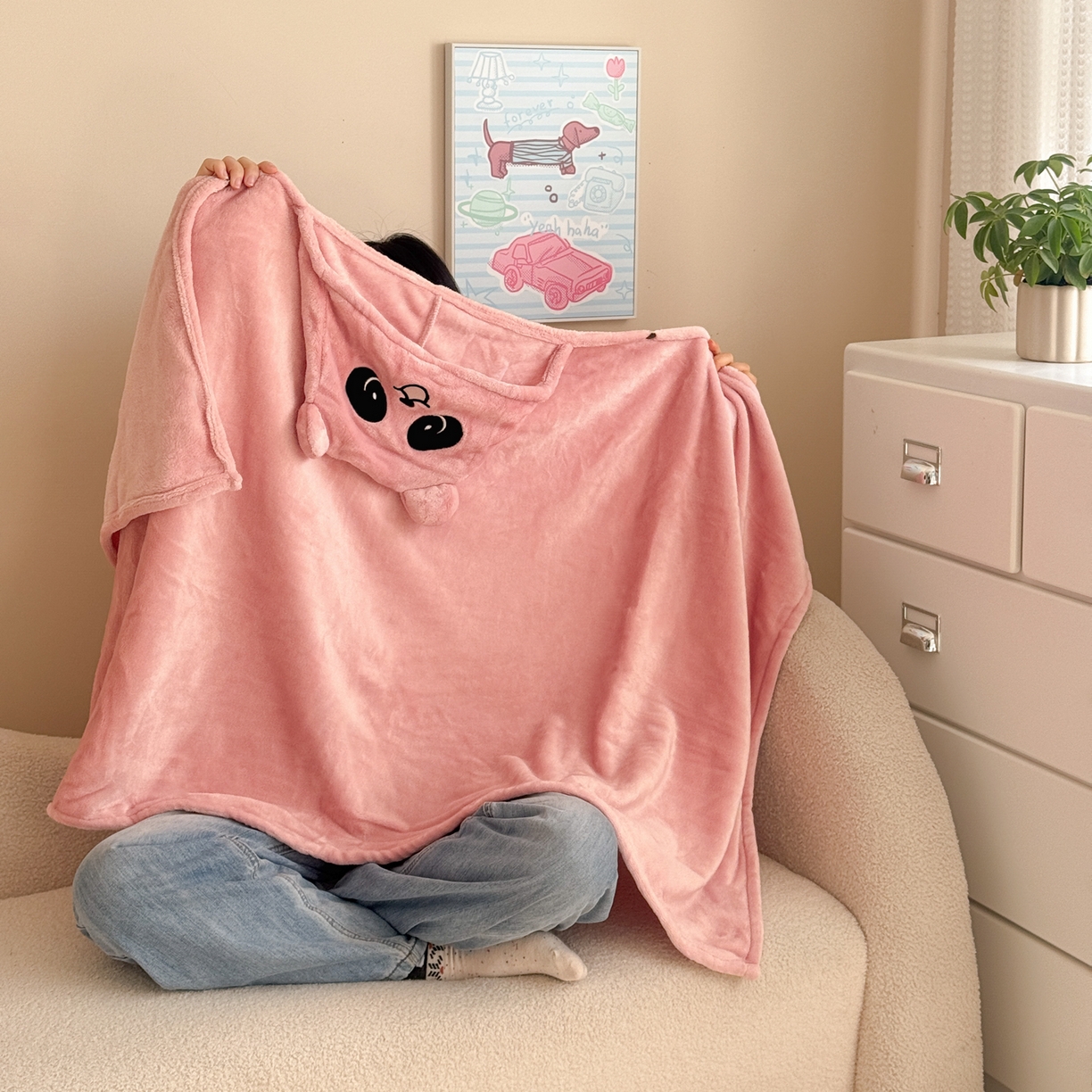 91家纺网 家纺一手货源 找家纺 简宜家居（朝初家纺） 2025新款带帽披肩毯子熊猫和熊午休毯带帽毯 熊猫-粉