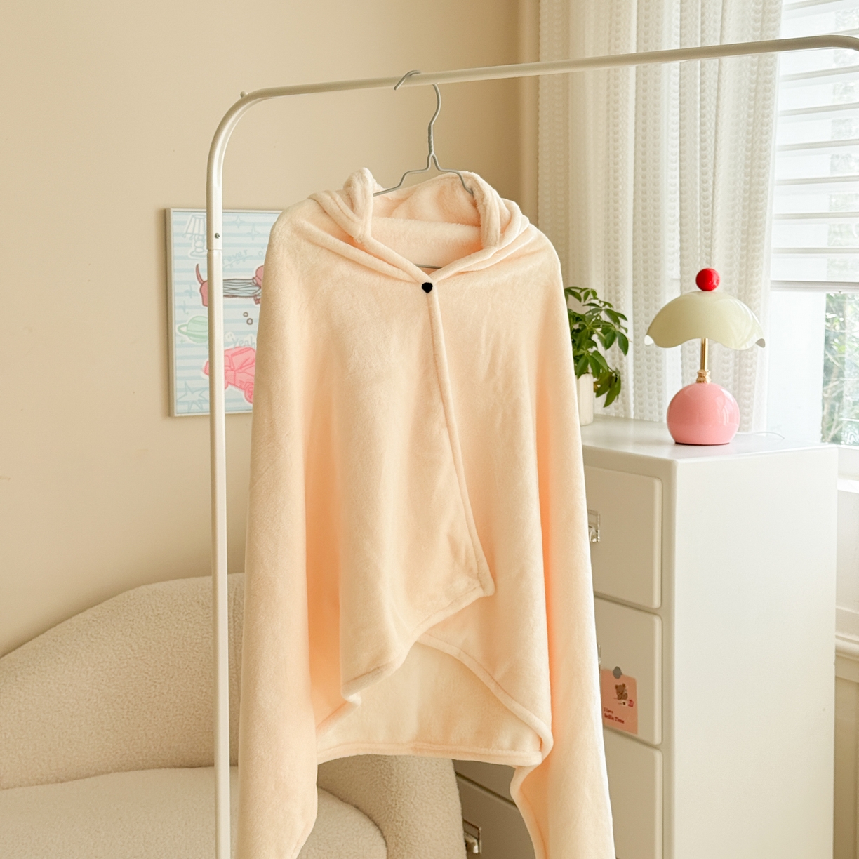 91家纺网 家纺一手货源 找家纺 简宜家居（朝初家纺） 2025新款带帽披肩毯子熊猫和熊午休毯带帽毯 熊猫-米黄