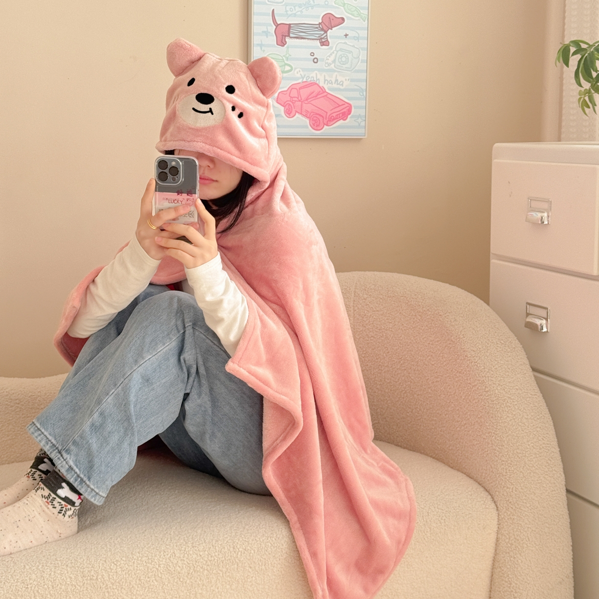 91家纺网 家纺一手货源 找家纺 简宜家居（朝初家纺） 2025新款带帽披肩毯子熊猫和熊午休毯带帽毯 可爱熊-粉