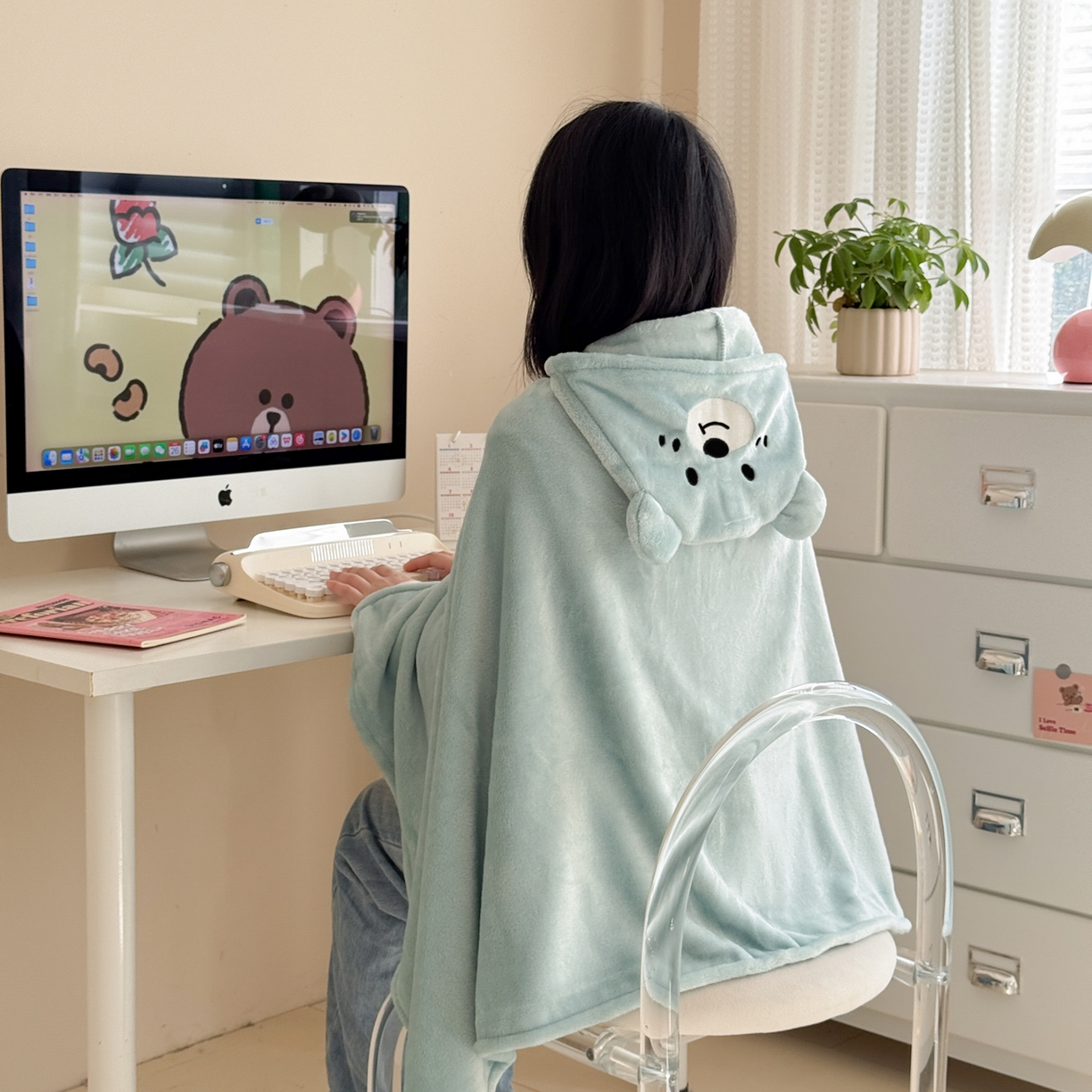 简宜家居（朝初家纺） 2025新款带帽披肩毯子熊猫和熊午休毯带帽毯 可爱熊-天蓝