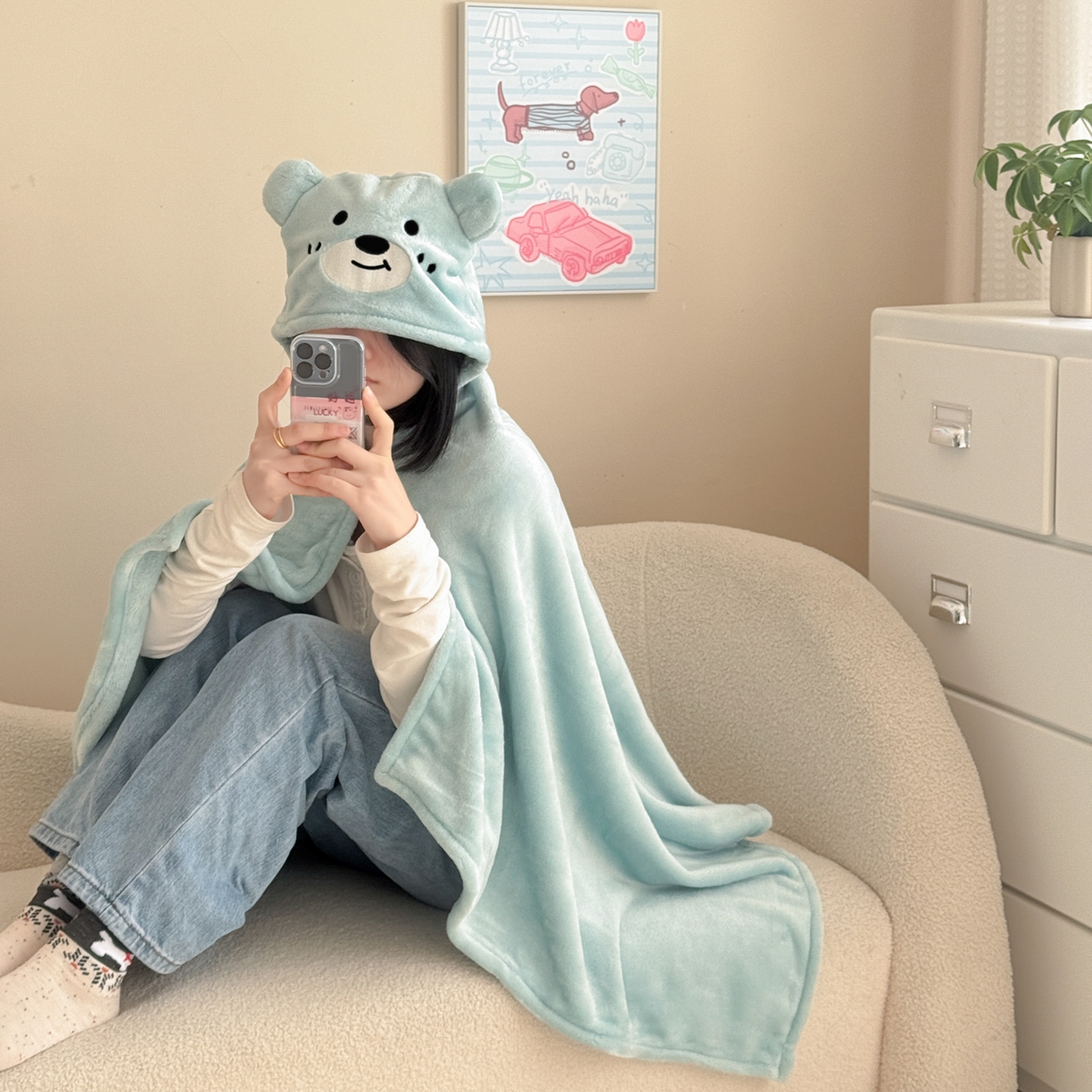 91家纺网 家纺一手货源 找家纺 简宜家居（朝初家纺） 2025新款带帽披肩毯子熊猫和熊午休毯带帽毯 可爱熊-天蓝