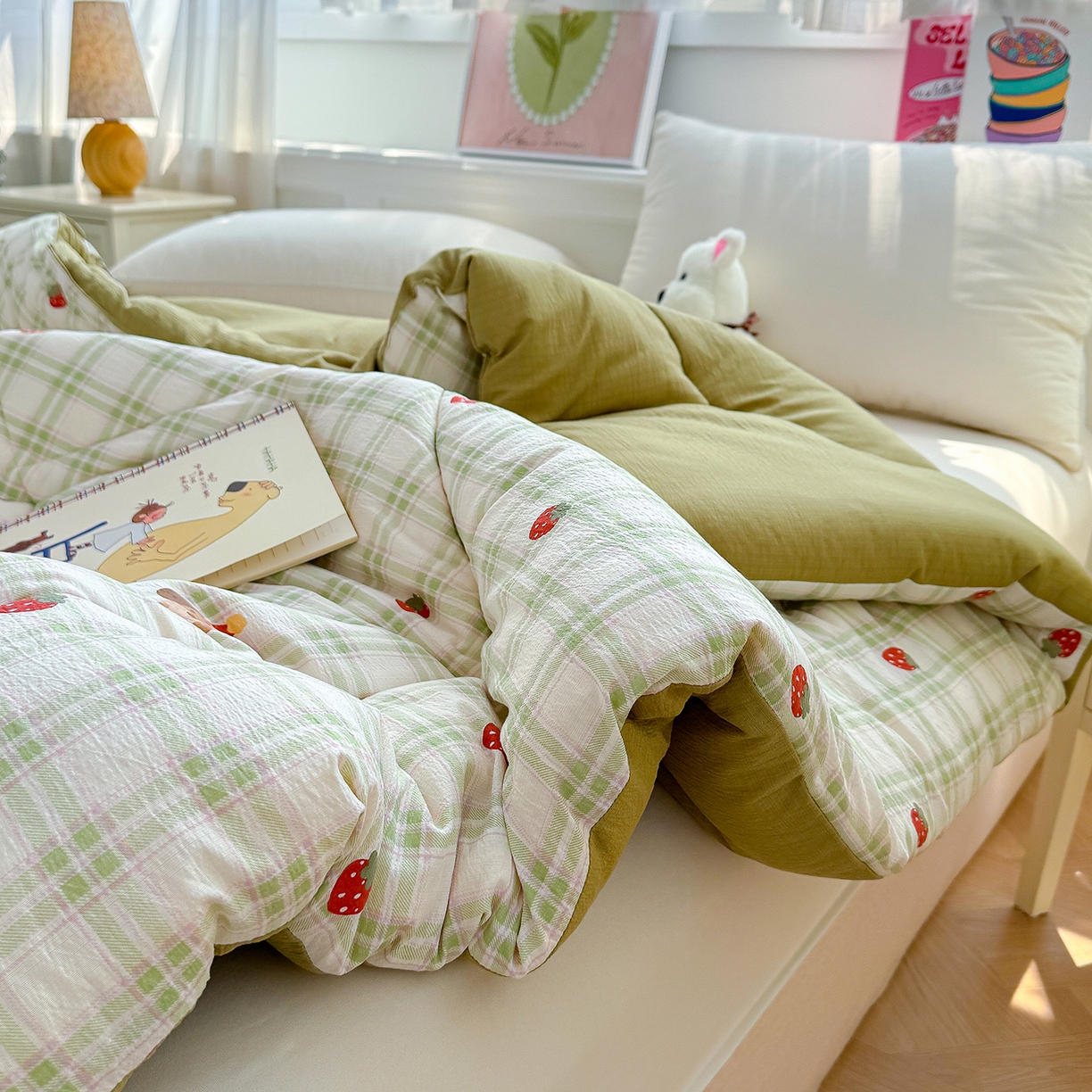 91家纺网 家纺一手货源 找家纺 桔禾家纺 2026新款云感有氧双层纱冬被抗菌被春秋被被子被芯 A类水洗双层皱皱纱冬被-草莓小狗