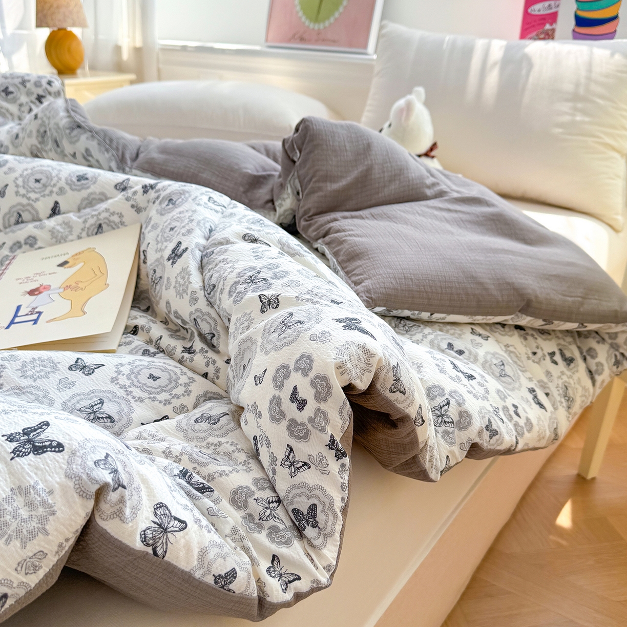 91家纺网 家纺一手货源 找家纺 桔禾家纺 2026新款云感有氧双层纱冬被抗菌被春秋被被子被芯 A类水洗双层皱皱纱冬被-蝶梦