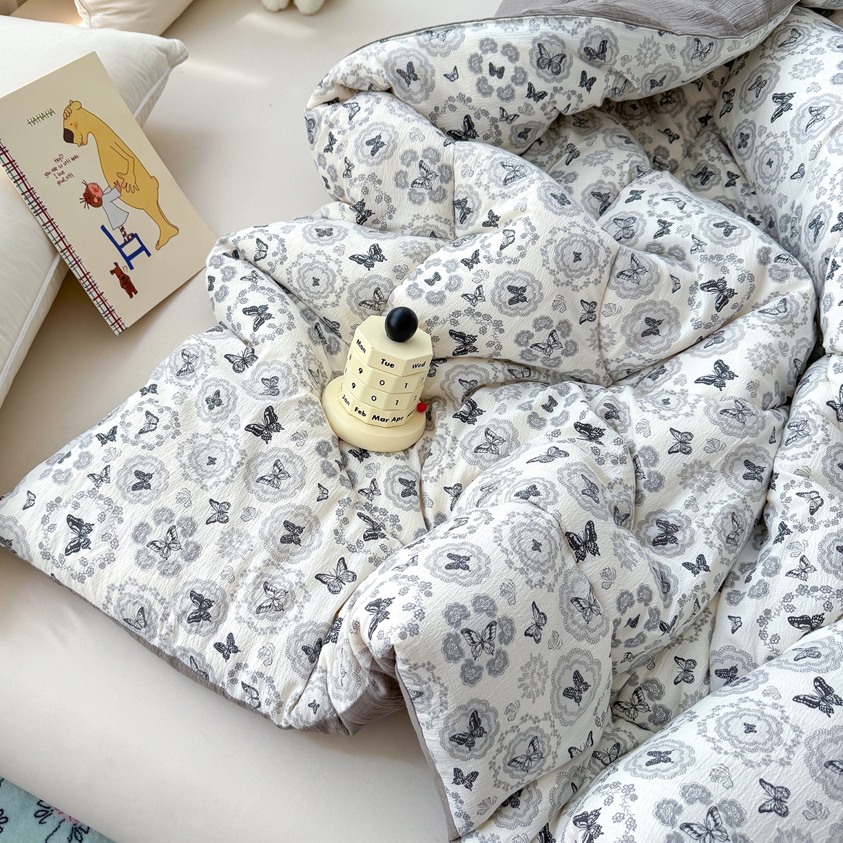 91家纺网 家纺一手货源 找家纺 桔禾家纺 2026新款云感有氧双层纱冬被抗菌被春秋被被子被芯 A类水洗双层皱皱纱冬被-蝶梦