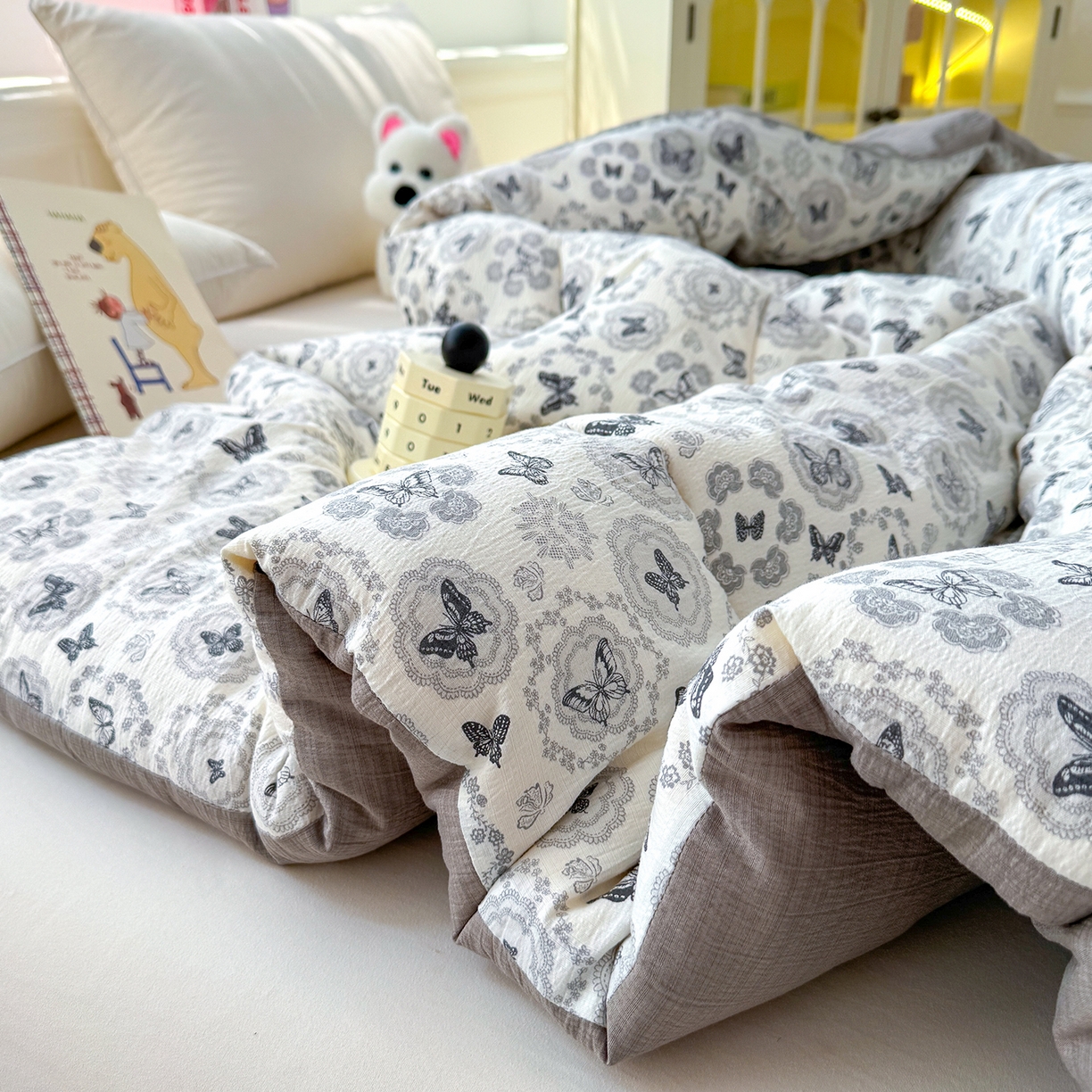 91家纺网 家纺一手货源 找家纺 桔禾家纺 2026新款云感有氧双层纱冬被抗菌被春秋被被子被芯 A类水洗双层皱皱纱冬被-蝶梦