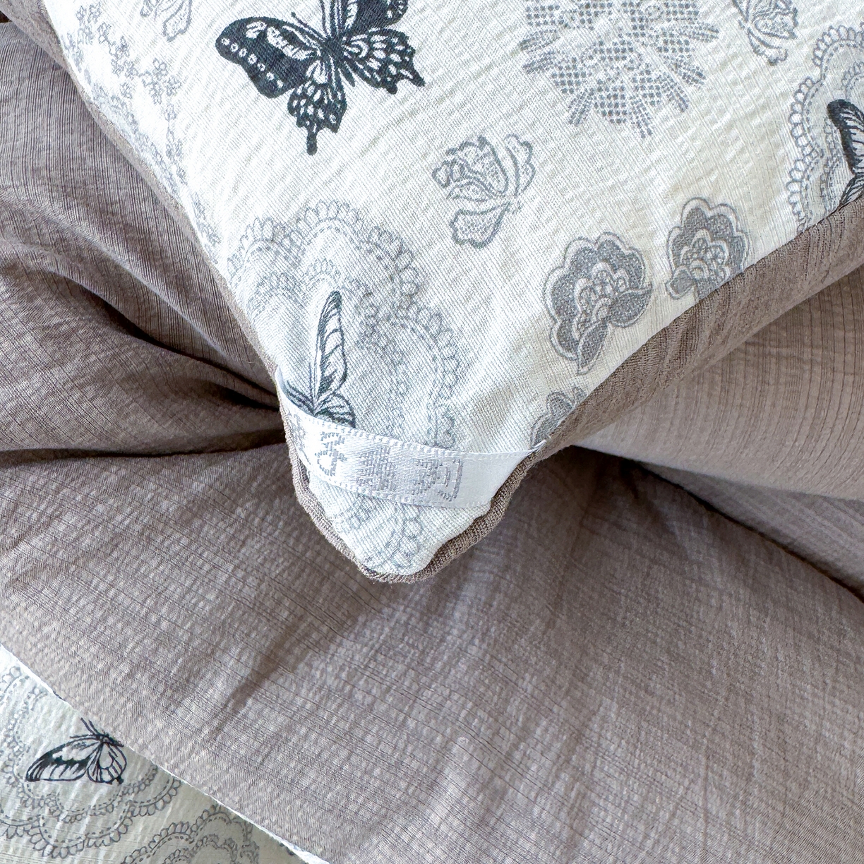 91家纺网 家纺一手货源 找家纺 桔禾家纺 2026新款云感有氧双层纱冬被抗菌被春秋被被子被芯 A类水洗双层皱皱纱冬被-蝶梦