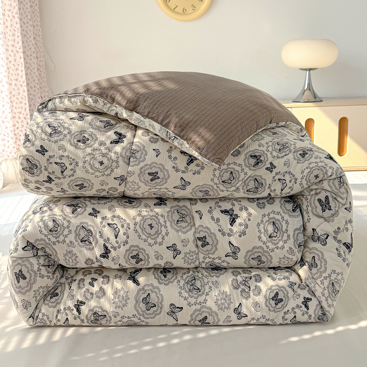 91家纺网 家纺一手货源 找家纺 桔禾家纺 2026新款云感有氧双层纱冬被抗菌被春秋被被子被芯 A类水洗双层皱皱纱冬被-蝶梦