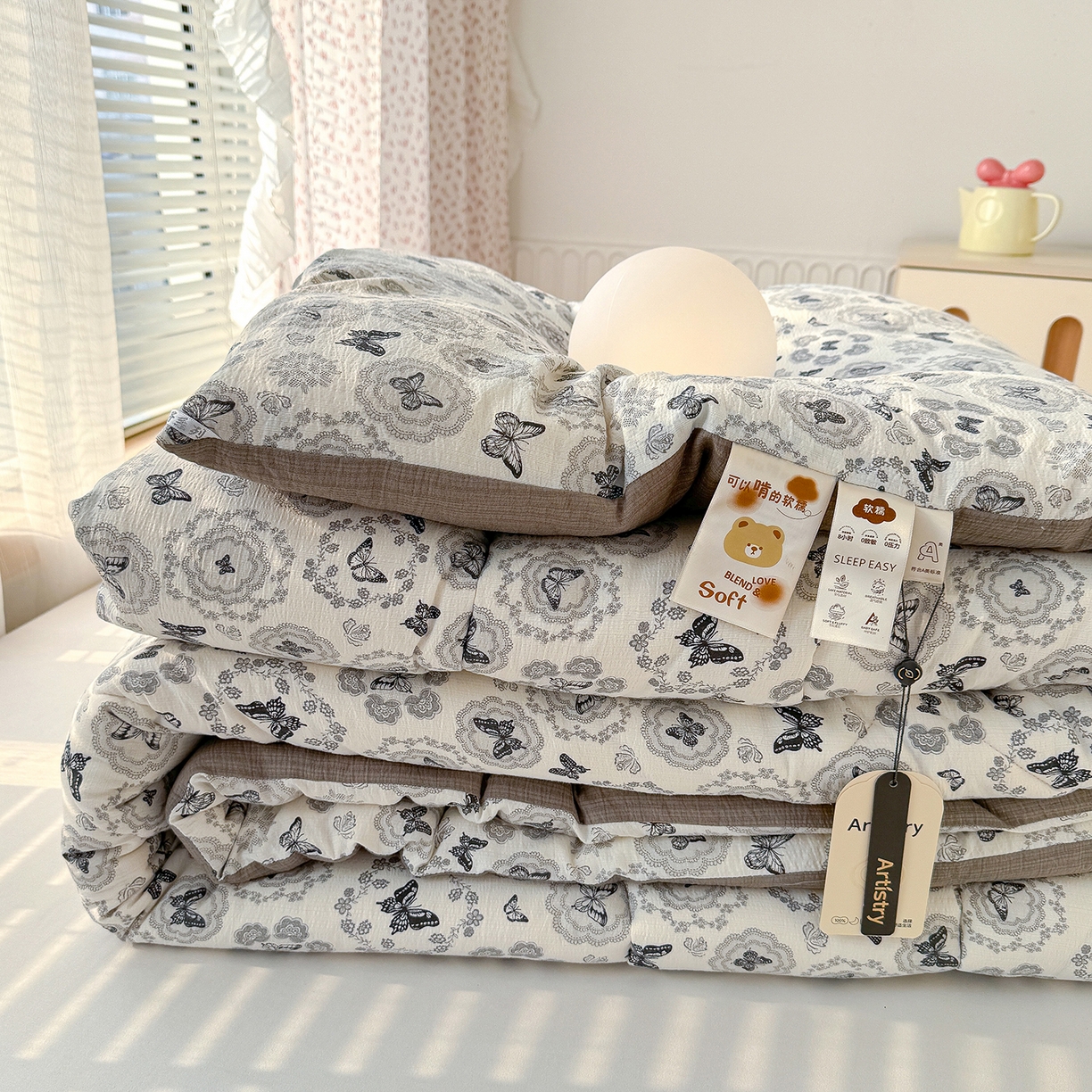 91家纺网 家纺一手货源 找家纺 桔禾家纺 2026新款云感有氧双层纱冬被抗菌被春秋被被子被芯 A类水洗双层皱皱纱冬被-蝶梦