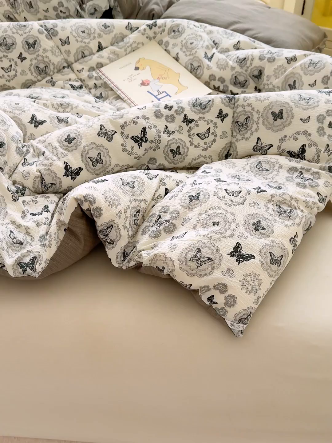 91家纺网 家纺一手货源 找家纺 桔禾家纺 2026新款云感有氧双层纱冬被抗菌被春秋被被子被芯 A类水洗双层皱皱纱冬被-蝶梦