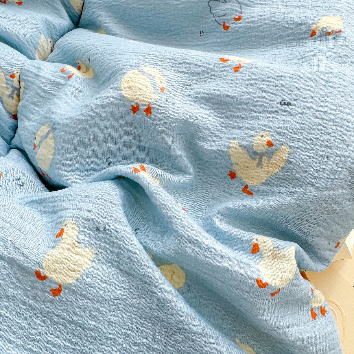 91家纺网 家纺一手货源 找家纺 桔禾家纺 2026新款云感有氧双层纱冬被抗菌被春秋被被子被芯 A类水洗双层皱皱纱冬被-鹅鹅鹅