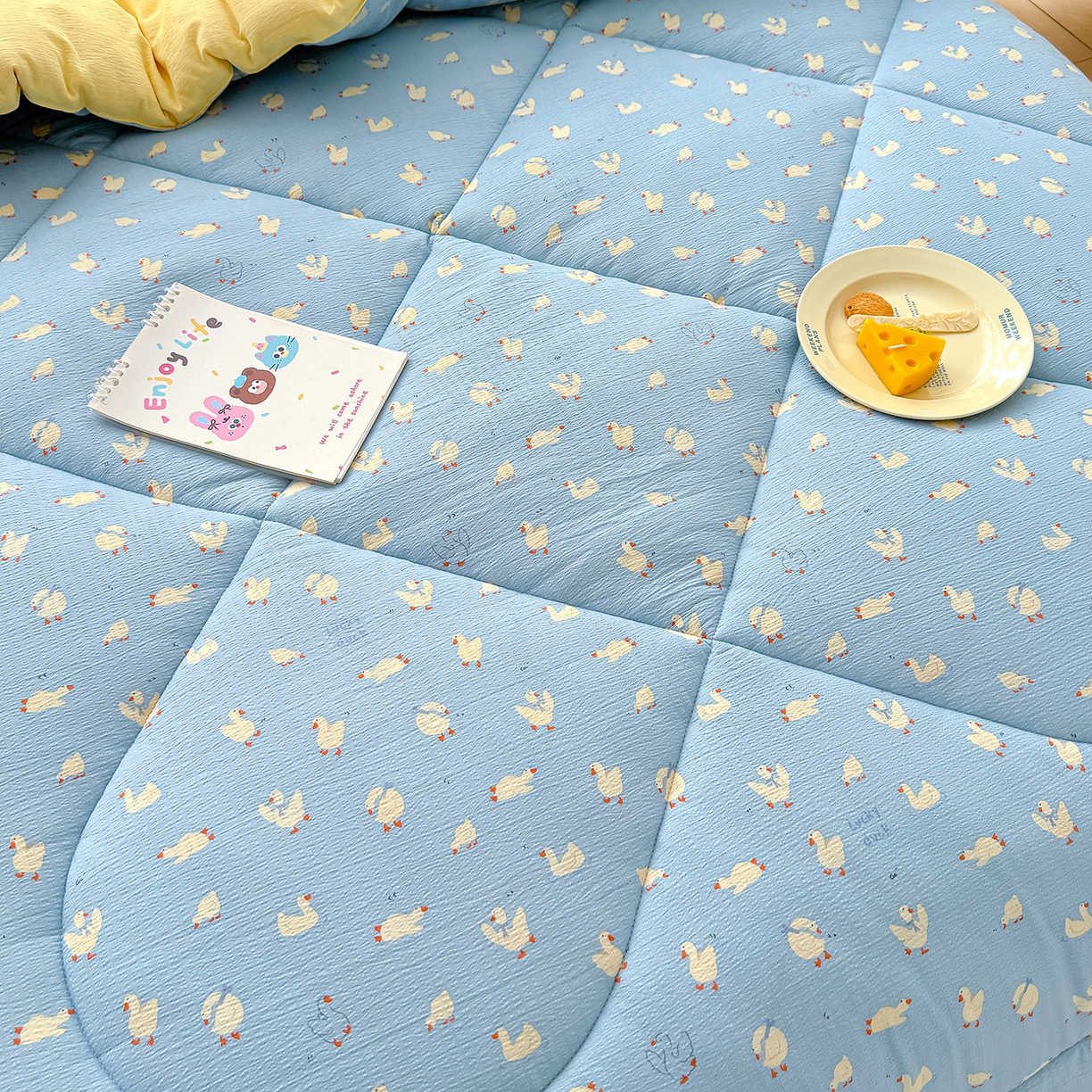 91家纺网 家纺一手货源 找家纺 桔禾家纺 2026新款云感有氧双层纱冬被抗菌被春秋被被子被芯 A类水洗双层皱皱纱冬被-鹅鹅鹅