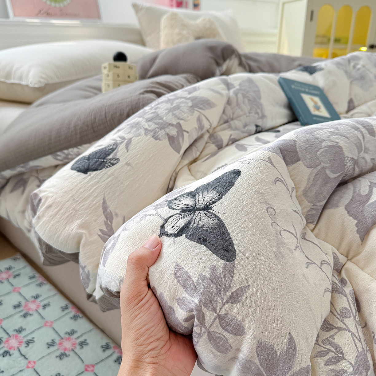 91家纺网 家纺一手货源 找家纺 桔禾家纺 2026新款云感有氧双层纱冬被抗菌被春秋被被子被芯 A类水洗双层皱皱纱冬被-回忆