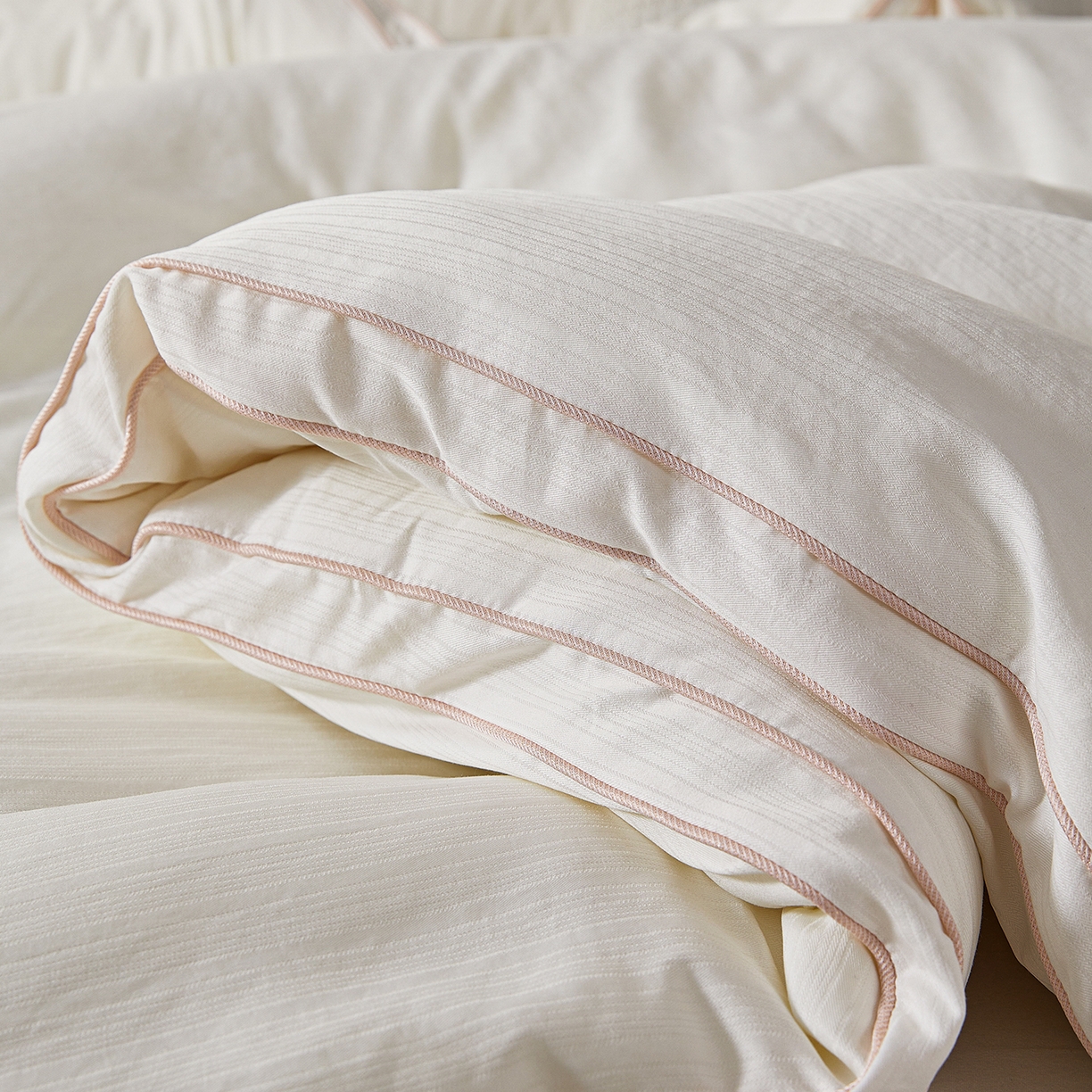 91家纺网 家纺一手货源 找家纺 晚悠家纺 2025新款A类超柔提花大豆被被子被芯 象牙白