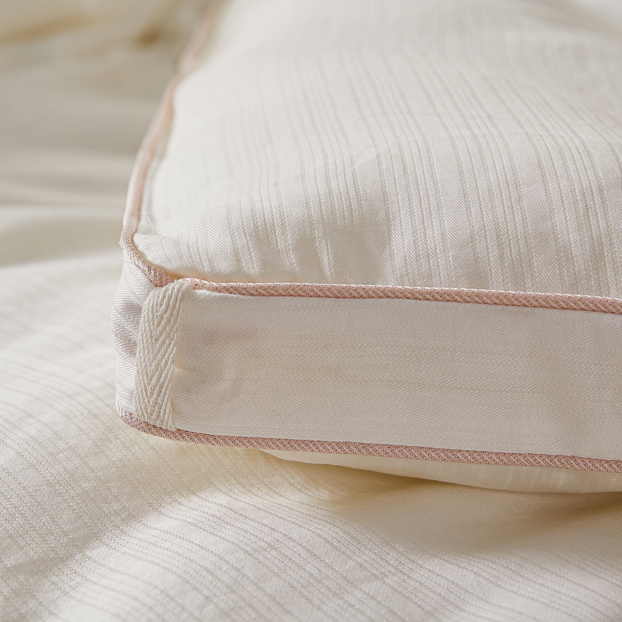 91家纺网 家纺一手货源 找家纺 晚悠家纺 2025新款A类超柔提花大豆被被子被芯 象牙白