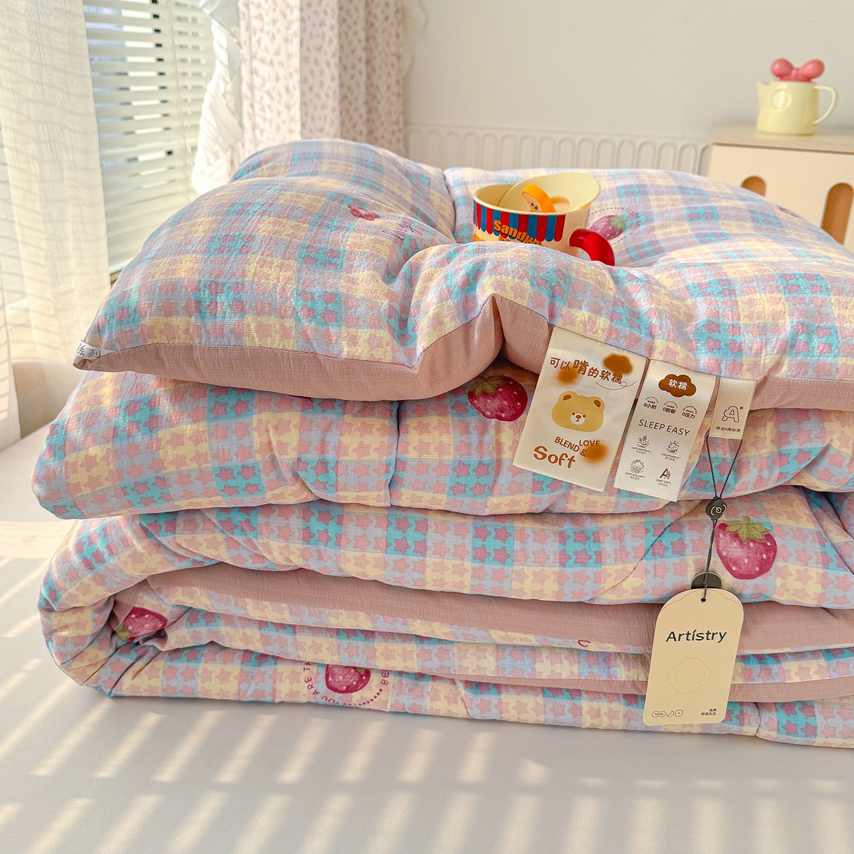 91家纺网 家纺一手货源 找家纺 桔禾家纺 2026新款云感有氧双层纱冬被抗菌被春秋被被子被芯 A类水洗双层皱皱纱冬被-零碎草莓