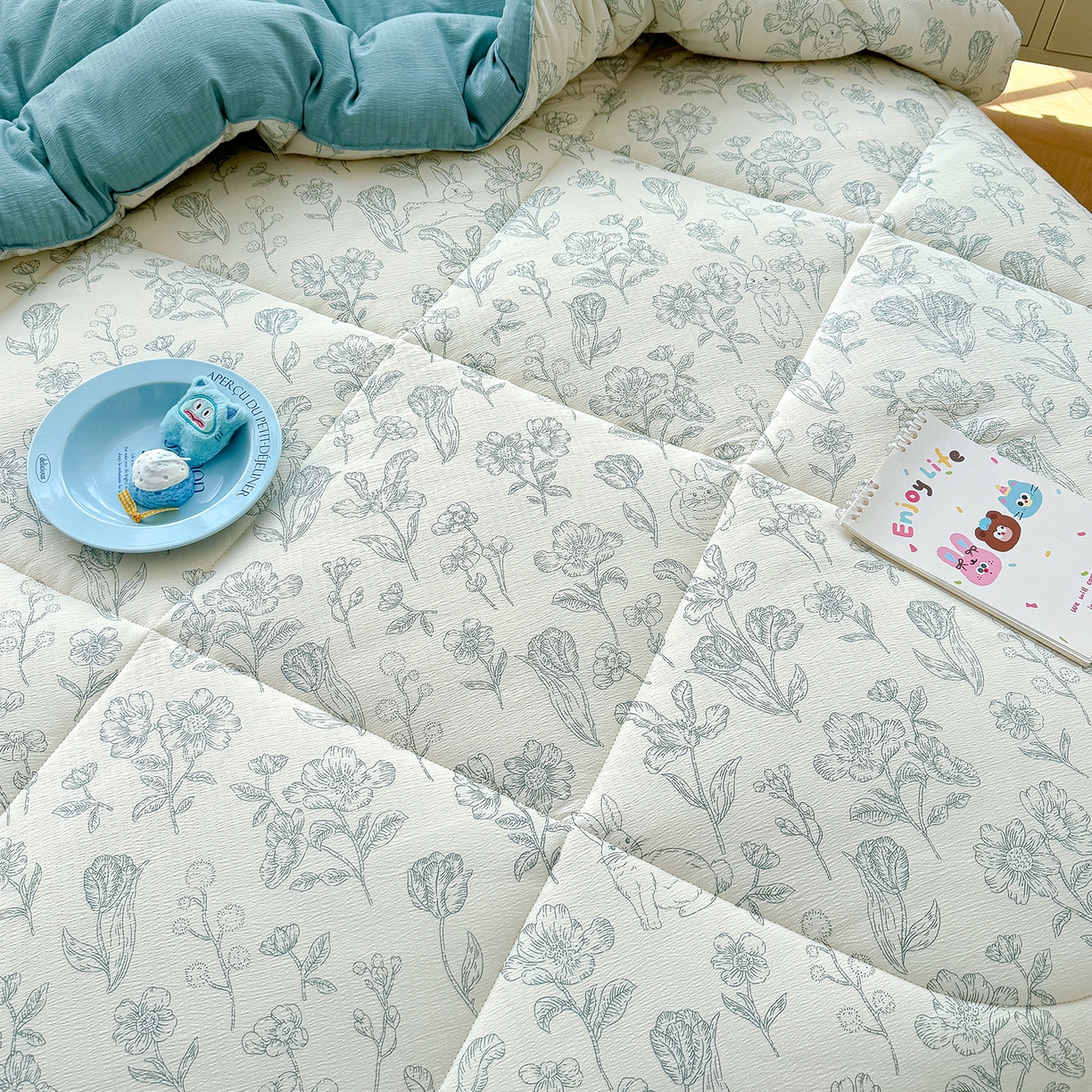 91家纺网 家纺一手货源 找家纺 桔禾家纺 2026新款云感有氧双层纱冬被抗菌被春秋被被子被芯 A类水洗双层皱皱纱冬被-兔羞日记