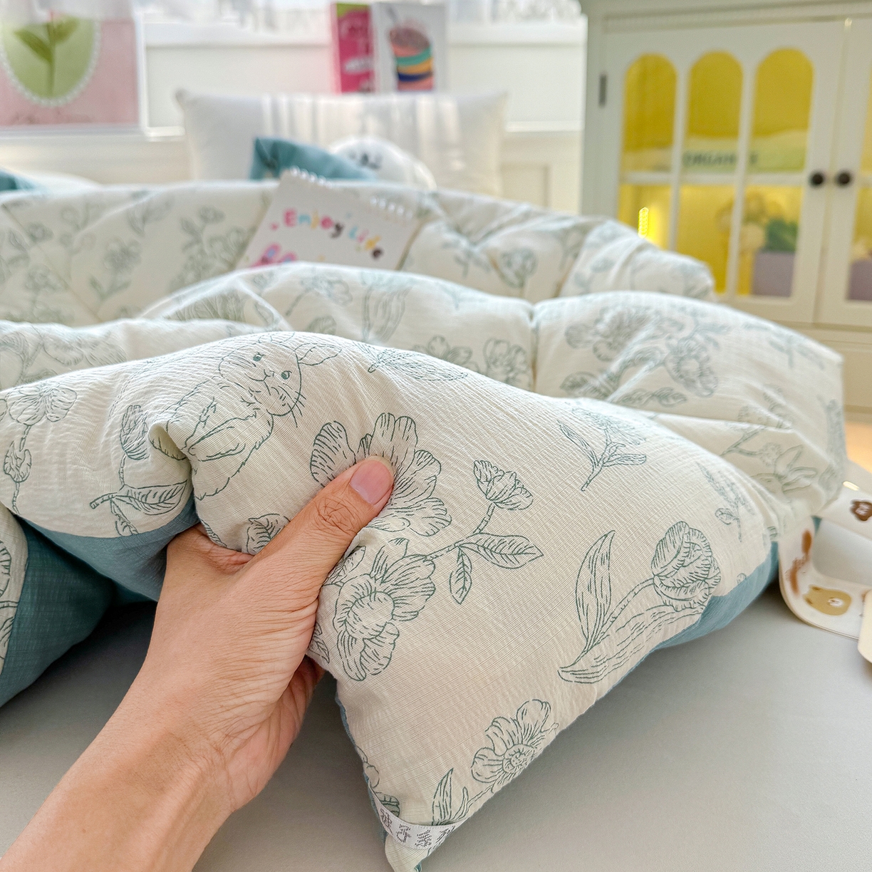 91家纺网 家纺一手货源 找家纺 桔禾家纺 2026新款云感有氧双层纱冬被抗菌被春秋被被子被芯 A类水洗双层皱皱纱冬被-兔羞日记