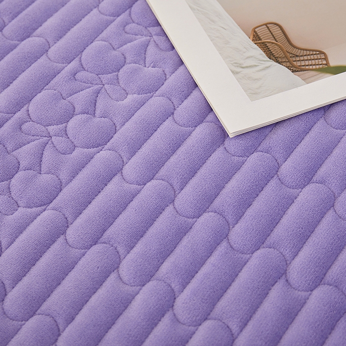 91家纺网 家纺一手货源 找家纺 （总）程百万家纺 2025新款铂金绒夹棉刺绣床裙套件