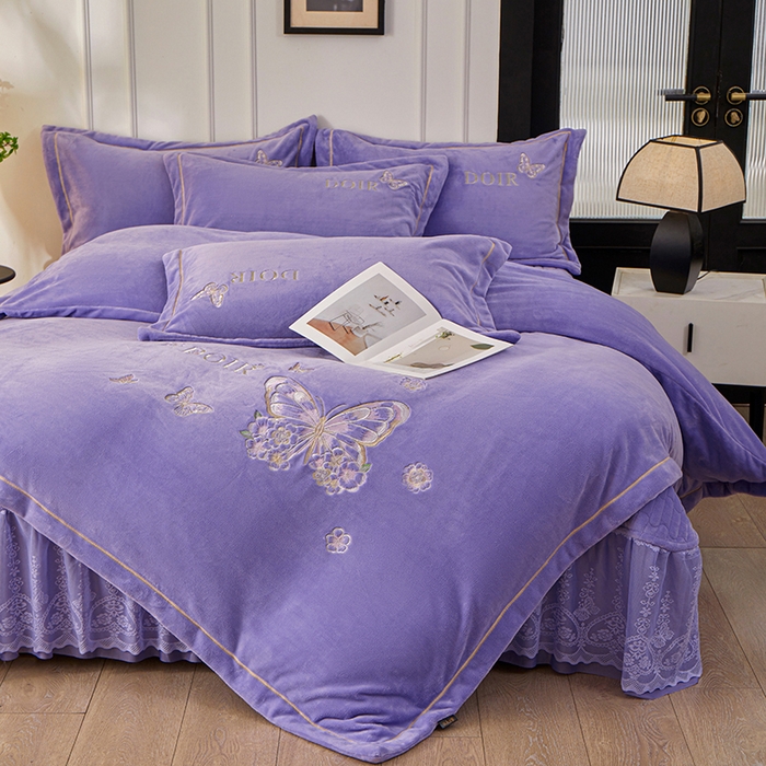 91家纺网 家纺一手货源 找家纺 （总）程百万家纺 2025新款铂金绒夹棉刺绣床裙套件