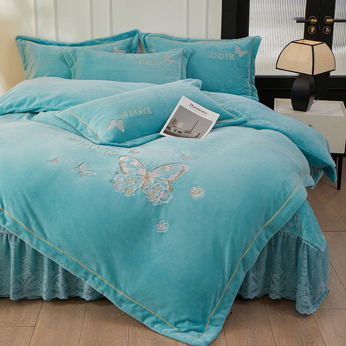 91家纺网 家纺一手货源 找家纺 （总）程百万家纺 2025新款铂金绒夹棉刺绣床裙套件