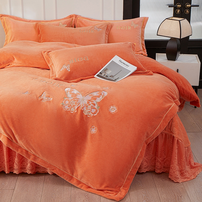 91家纺网 家纺一手货源 找家纺 （总）程百万家纺 2025新款铂金绒夹棉刺绣床裙套件