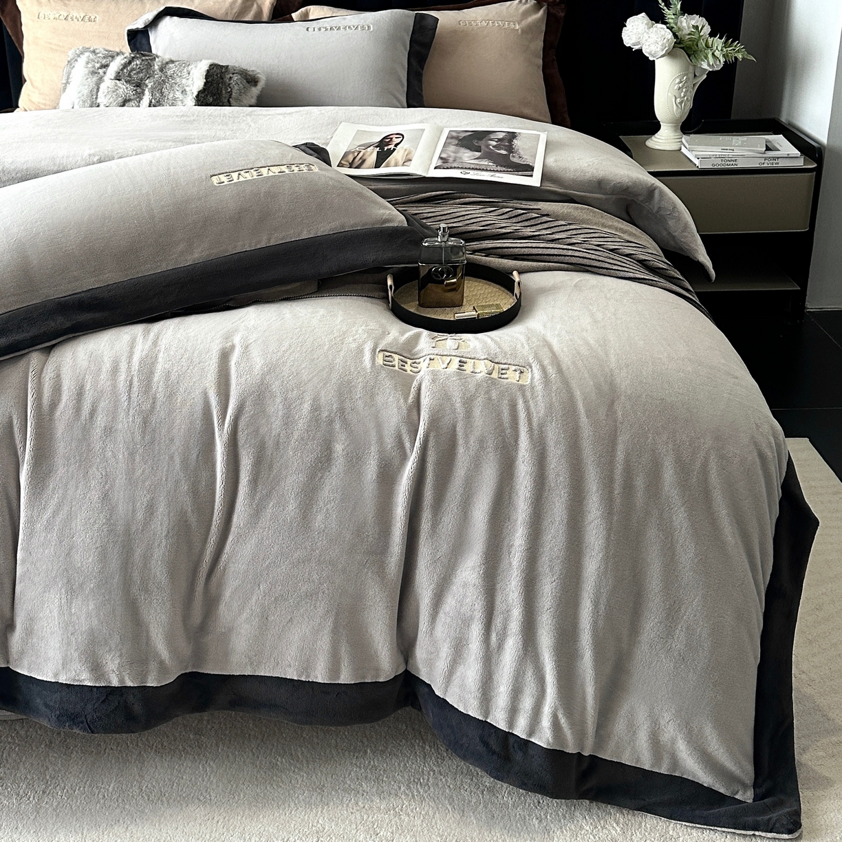 91家纺网 家纺一手货源 找家纺 （总）南泉坊 2025新款230克全消光牛奶绒刺绣四件套