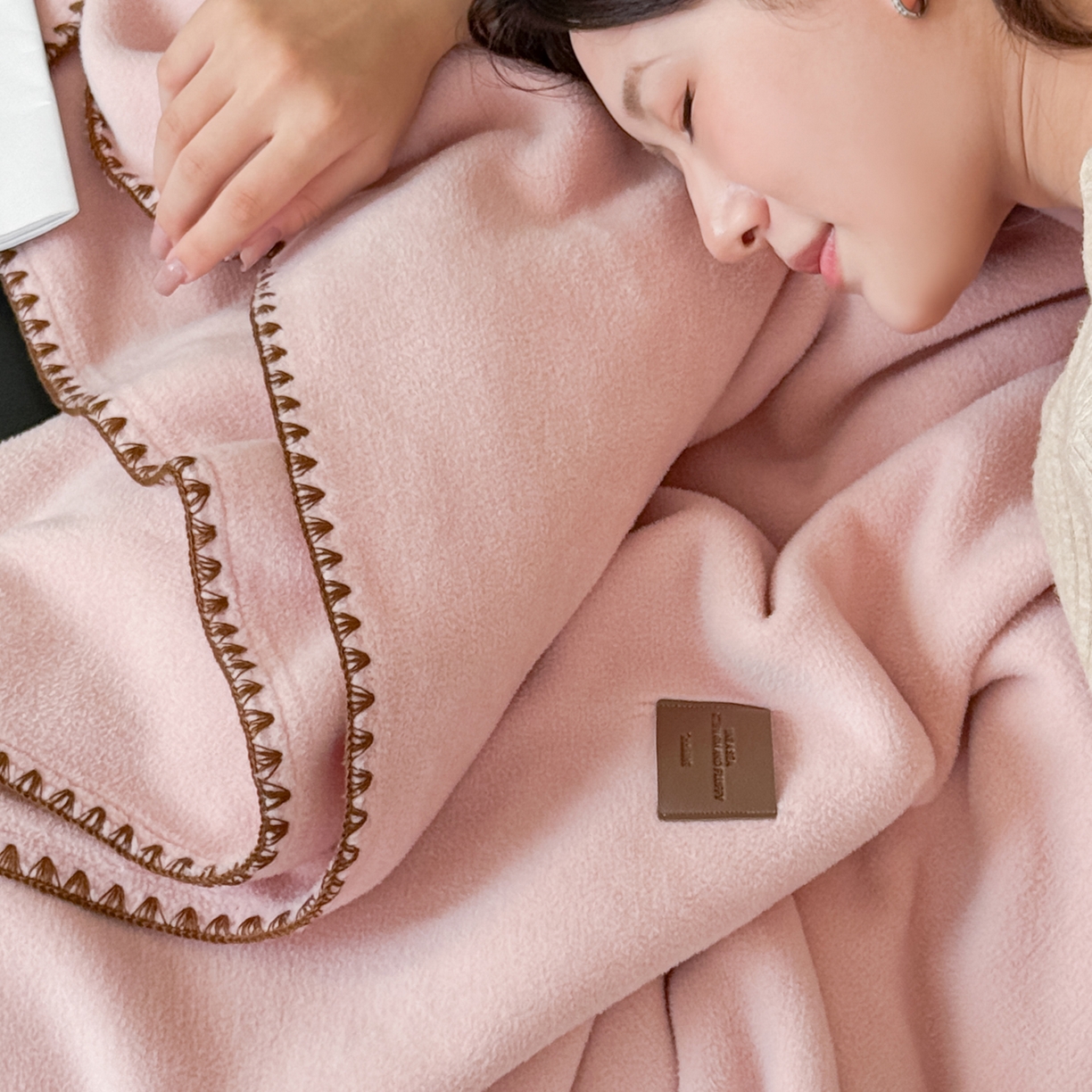 91家纺网 家纺一手货源 找家纺 金喜 2025新款双面仿羊绒多功能毯毛毯盖毯 浅粉