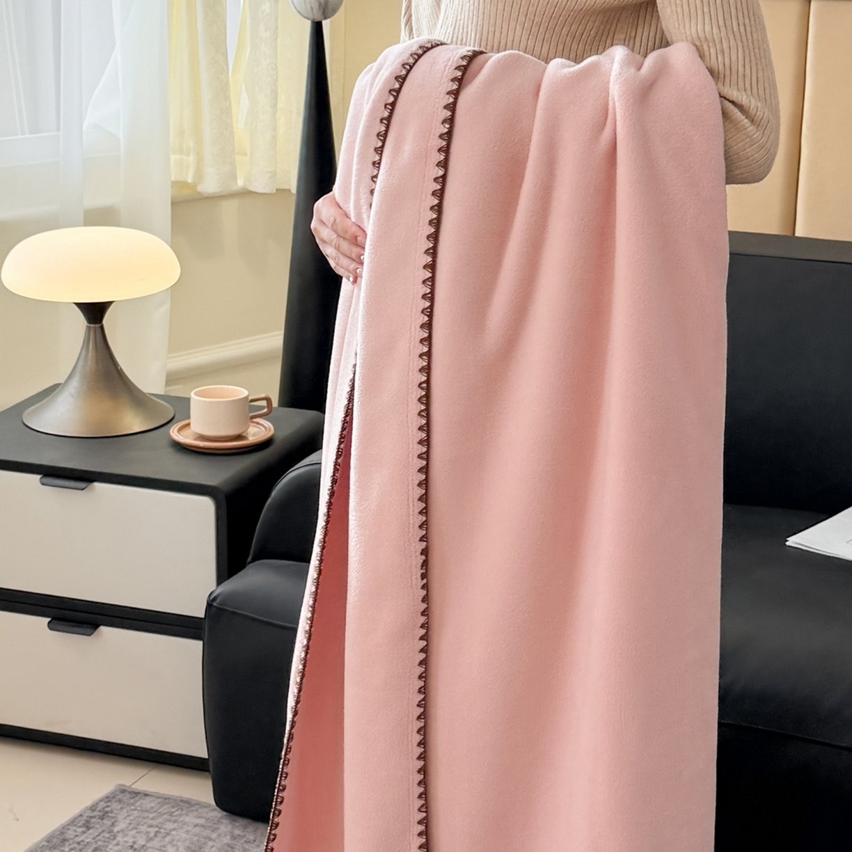 91家纺网 家纺一手货源 找家纺 金喜 2025新款双面仿羊绒多功能毯毛毯盖毯 浅粉