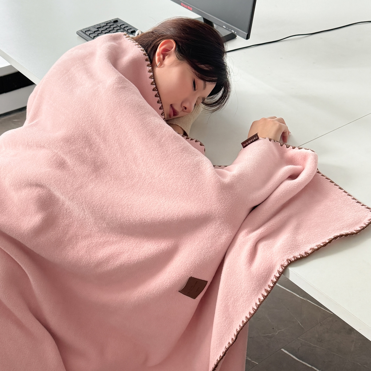 91家纺网 家纺一手货源 找家纺 金喜 2025新款双面仿羊绒多功能毯毛毯盖毯 浅粉