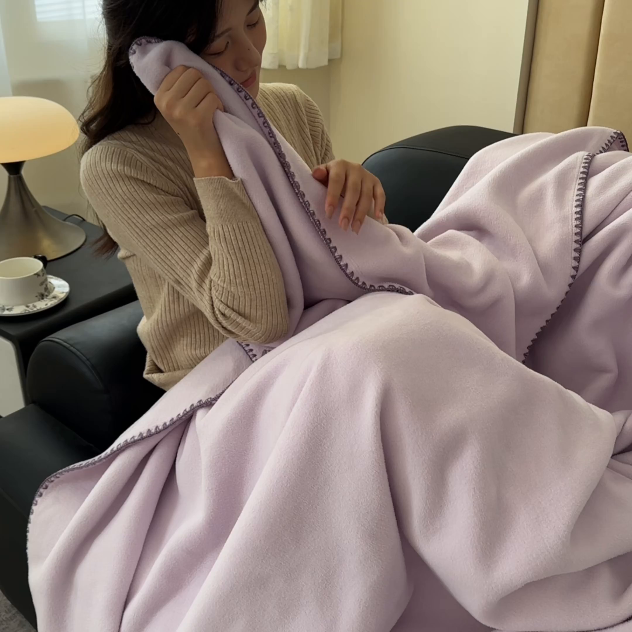 91家纺网 家纺一手货源 找家纺 金喜 2025新款双面仿羊绒多功能毯毛毯盖毯 香芋紫