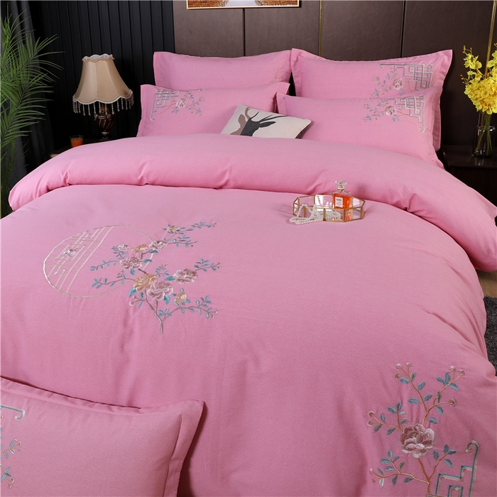 91家纺网 家纺一手货源 找家纺 浩情国际婚庆供货中心 2026新款秋冬60S高端全棉刺绣磨毛系列 花开满庭-樱花粉