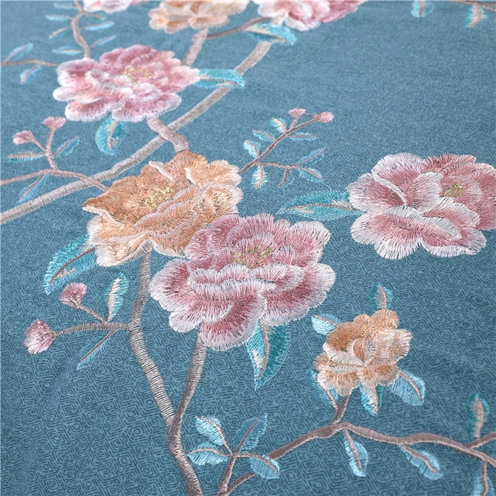 91家纺网 家纺一手货源 找家纺 浩情国际婚庆供货中心 2026新款秋冬60S高端全棉刺绣磨毛系列 花开满庭-蓝灰