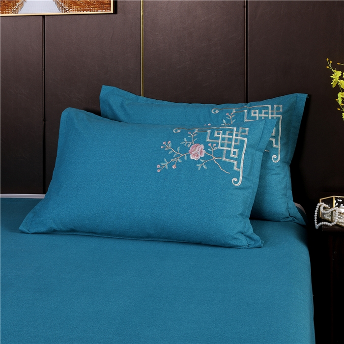 91家纺网 家纺一手货源 找家纺 浩情国际婚庆供货中心 2026新款秋冬60S高端全棉刺绣磨毛系列 花开满庭-贵族蓝