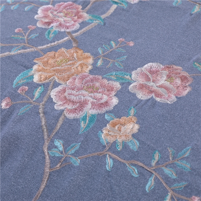 91家纺网 家纺一手货源 找家纺 浩情国际婚庆供货中心 2026新款秋冬60S高端全棉刺绣磨毛系列 花开满庭-银灰