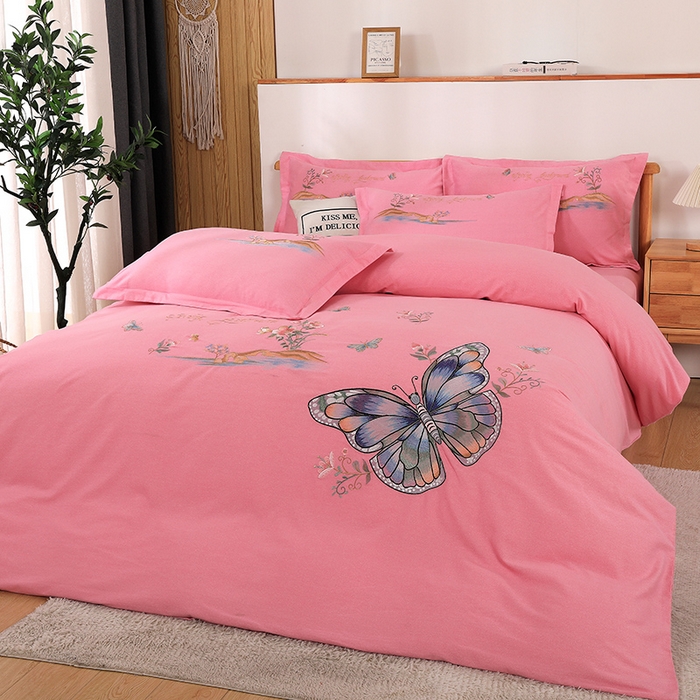 91家纺网 家纺一手货源 找家纺 浩情国际婚庆供货中心 2026新款秋冬60S高端全棉刺绣磨毛系列 翩翩蝶影-公主粉